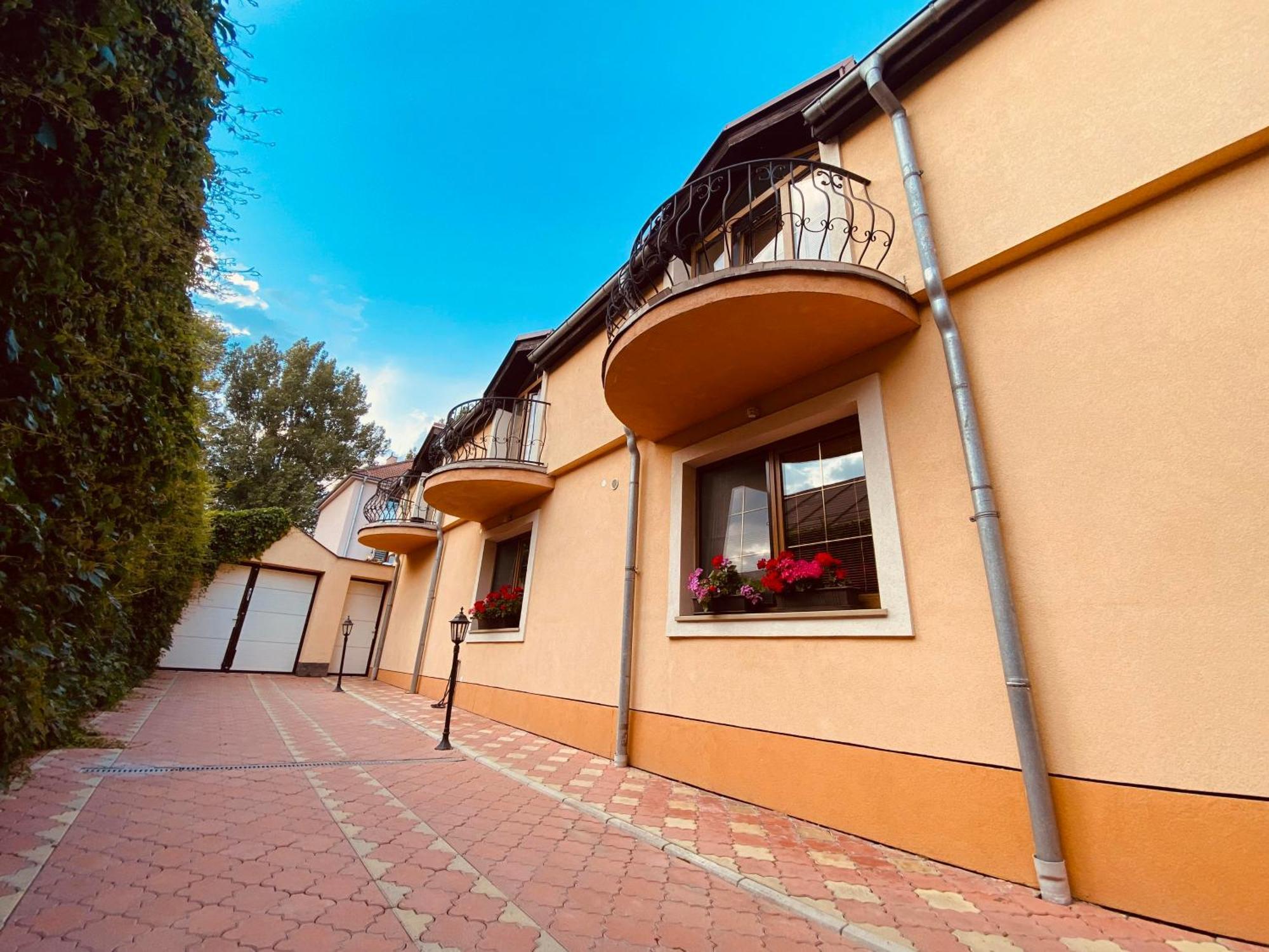Penzion Max Kežmarok Exterior foto